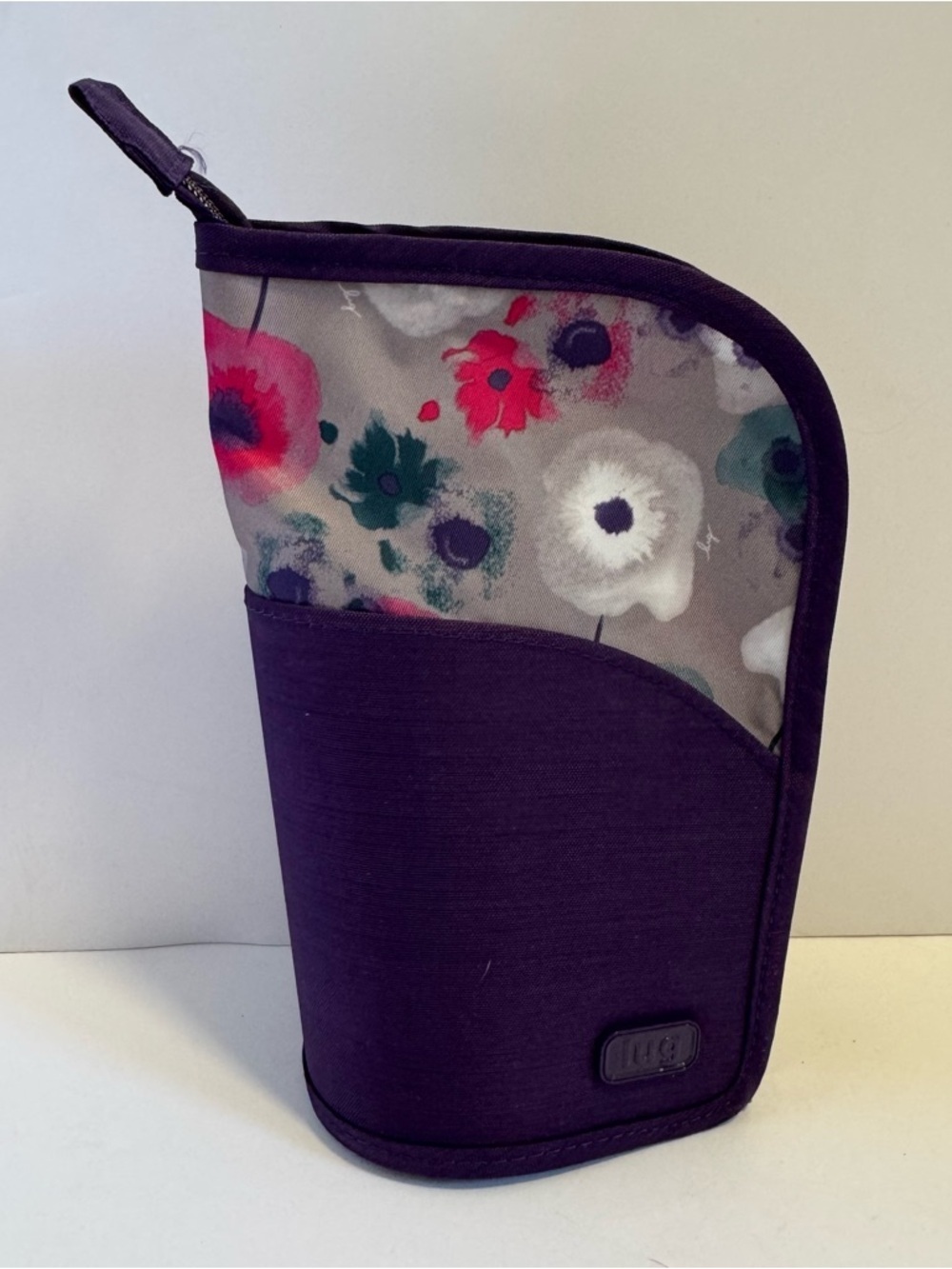 Lug make up bag and brush holder